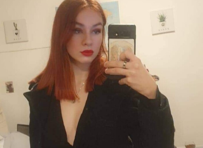 Je cherche/ couple trans ou femme