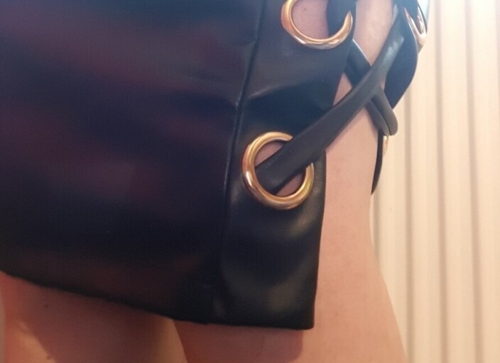 Cherche femme bi curieuse de découvrir le bdsm