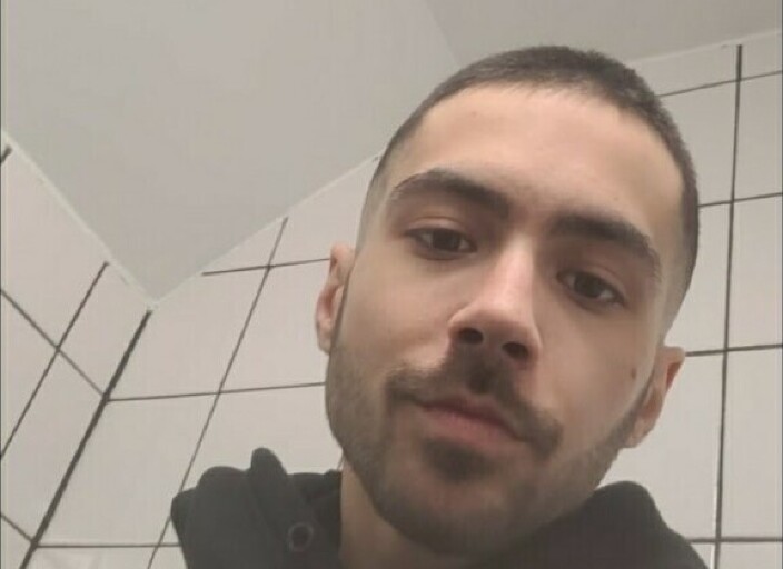 homme de 23 ans cherche femme ou couple