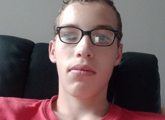 je m'appelle Benjamin j'ai 19 ans