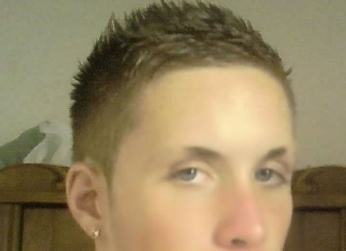 beau jeune homme 22an cherche femme pour rencontre.