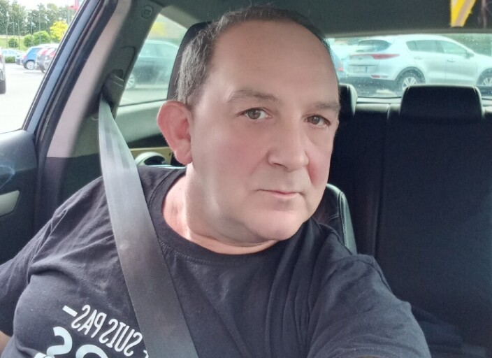 Bonjour homme de 49 ans recherche femme pour relat.