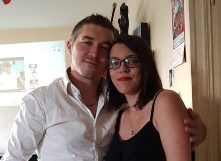 coucou couple qui recherche une femme pour soirée.