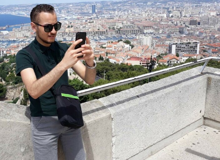 Homme hétéro obsédé de plaisir