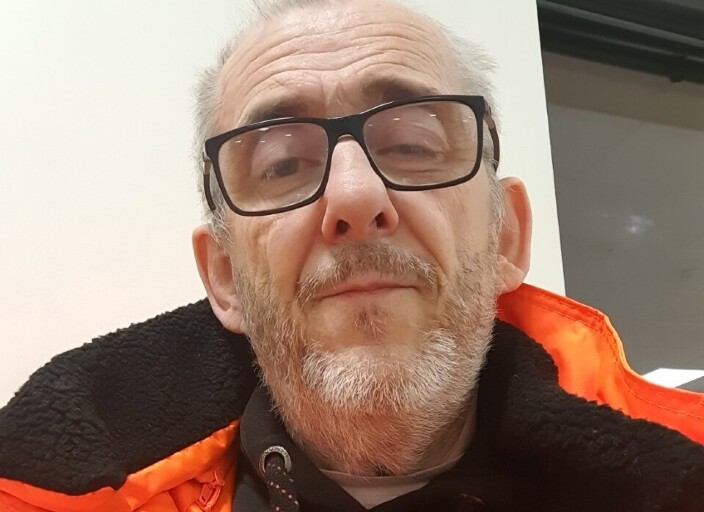 cherche homme femme pour moment coqui  j ai 61 ans.