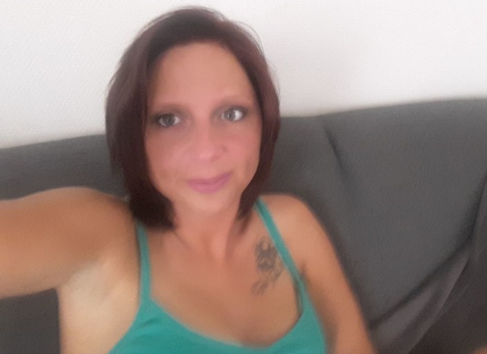 Recherche une femme 1er experience