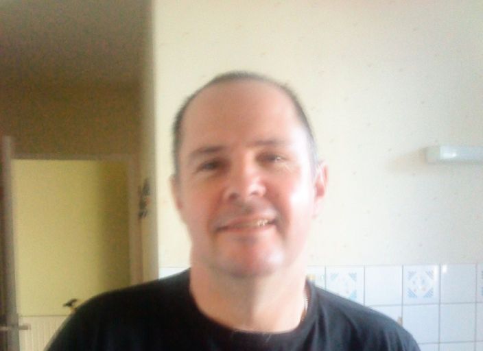 homme de 47 ans recherche femme ou couple pour mom.