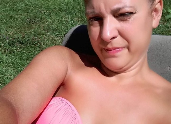 Recherche femme de 25 ans à 50 ans pour moi seul .