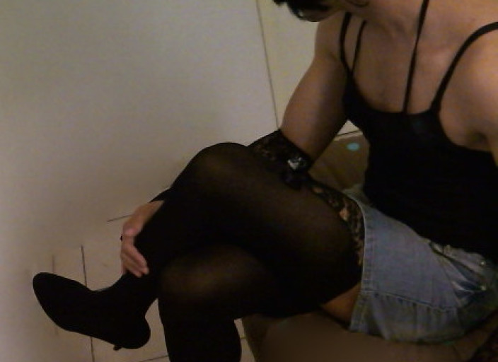 Travest cherche femme ou copine travesti