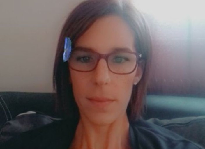 Jeune femme de 35ans   je suis la pour discuter av.