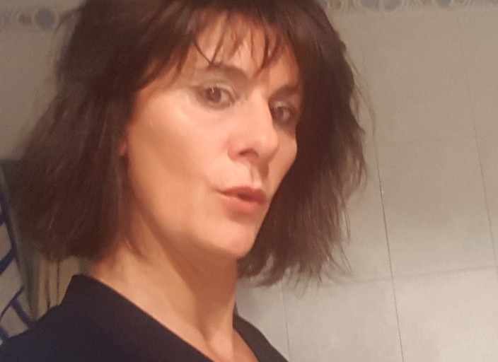 Femme bi recherche femme bi ou lesbienne