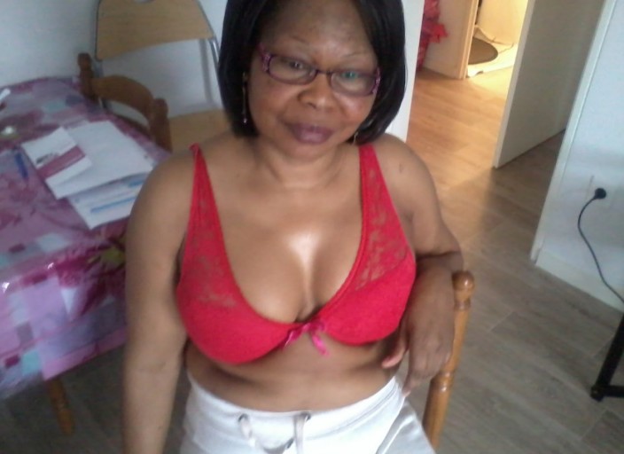 couple recherche femme bi ou lesbienne uniquememen.