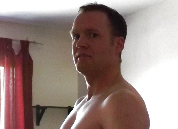 Homme 34 ans recherche travesti ou trans