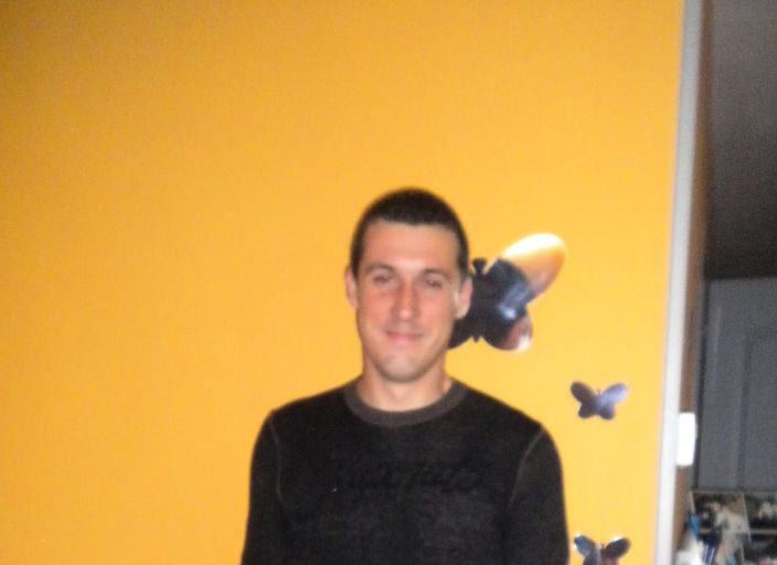 Jeune homme cherche rencontre  avec femme charmant.