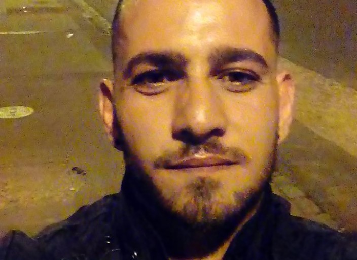 Jeune homme discret recherche une ou plusieurs fem.