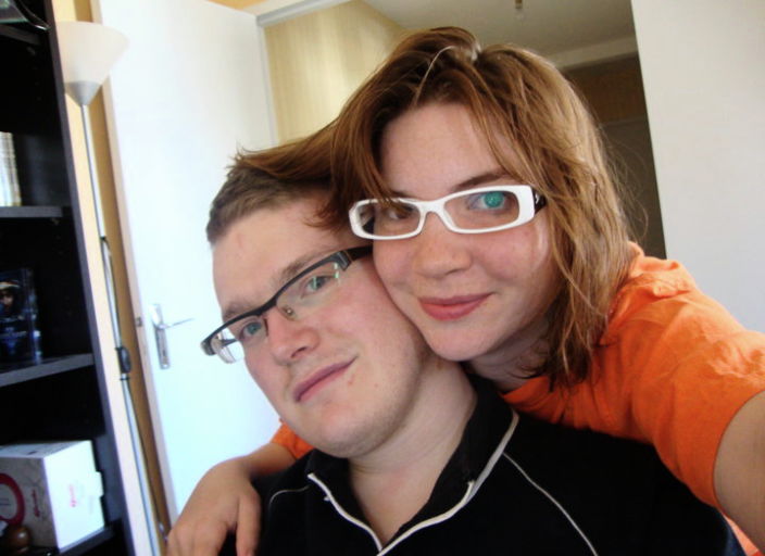 Jeune couple cherche femme