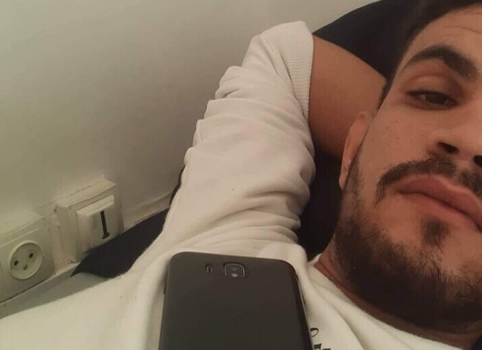 je suis ibrahim j habite à Lyon 25 ans tunisian m.