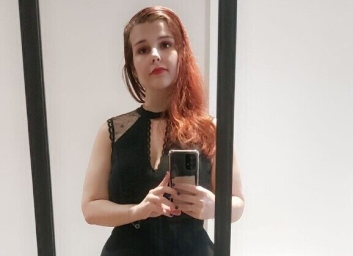 Petite femme recherche une rencontre féminine pou.