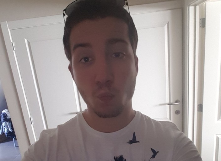 Recherche femme de 18 a 27 ans pour infinité