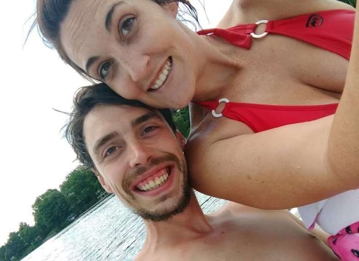 Couple cherche femme pour trip à 3