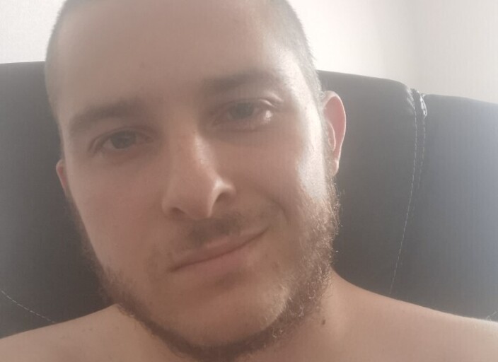 Jeune homme cherche de nouvelles rencontres !