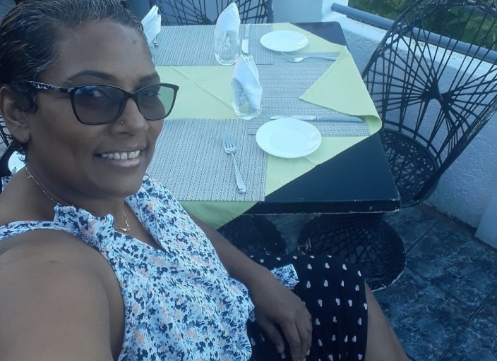 Femme mauricienne seule cherche compagnon