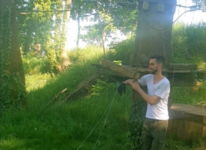 Simple tranquille et à l’écoute, dans le coin .