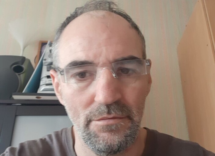 Je m'appelle Maurice et je suis célibataire 45ans.