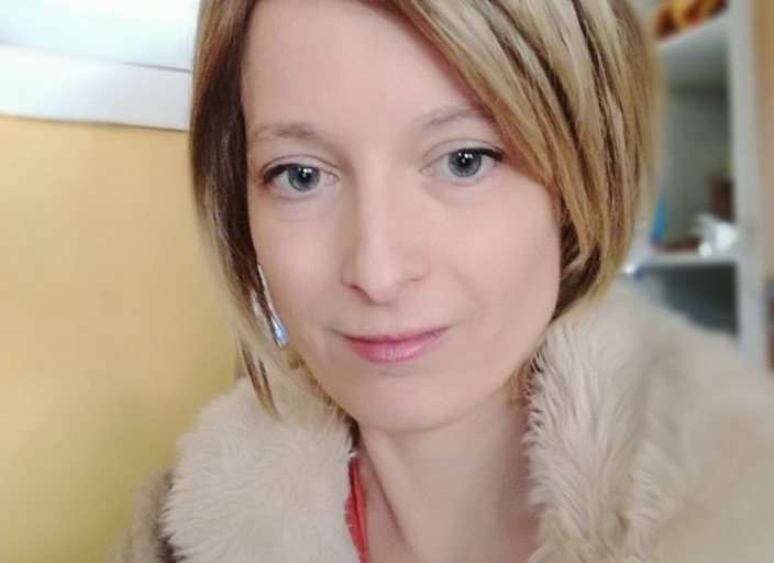 Recherche une femme douce et câline pour un trio