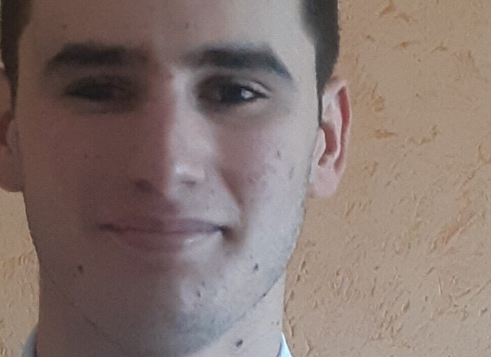 Homme de 23 ans, recherche différentes expérienc.