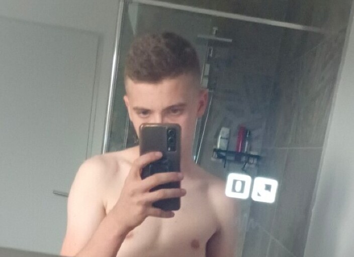 Recherche une femme ou couple