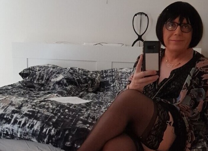 Travesti cherche consœur pour gouiner